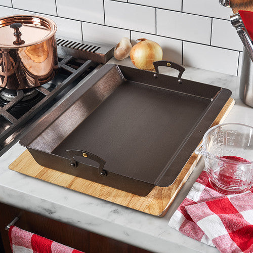 Iron Roasting Pan to Ensure Perfectly Golden Color