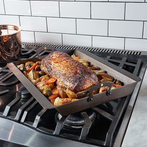 Iron Roasting Pan to Ensure Perfectly Golden Color