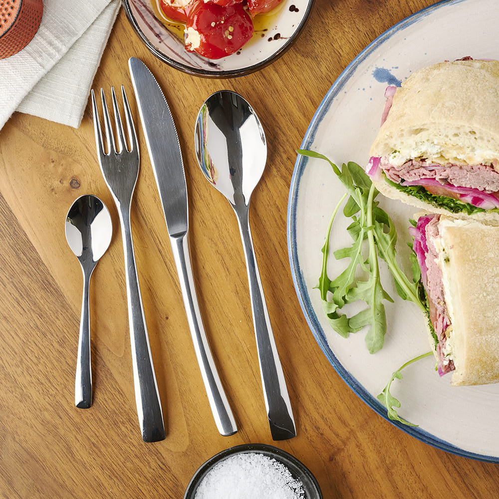 Stainless steel flatware set